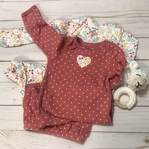 set of two sleeping gowns for newborn baby with overlap for hands
